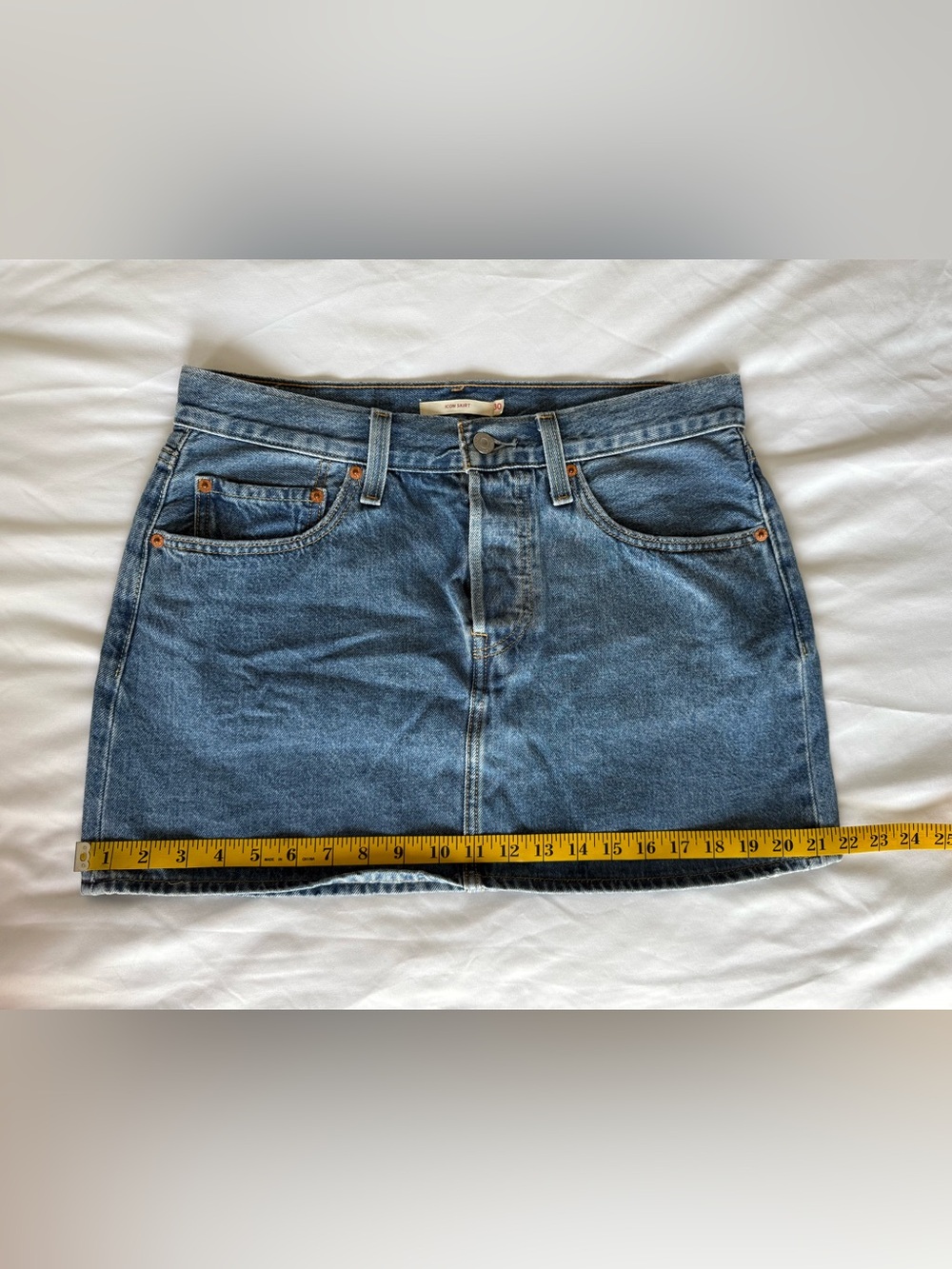 Levi’s Icon Skirt. 
Size 30 - Picture 6 of 8
